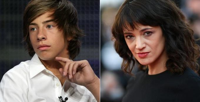 La otra campana!. La actriz Asia Argento negó “categóricamente” las acusaciones de abusos del actor Jimmy Bennett.