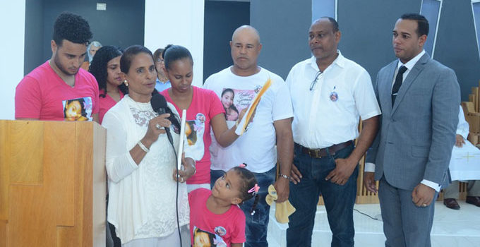 Madre de Emely dice se ha refugiado en Dios, en su familia y comunidad para enfrentar su muerte