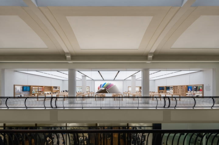 ¡Héroes! Clientes logran atrapar ladrones en una tienda de Apple