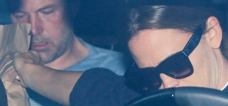 Triste realidad!. El video que muestra a Ben Affleck en un sospechoso estado camino a rehabilitación. Ver video.