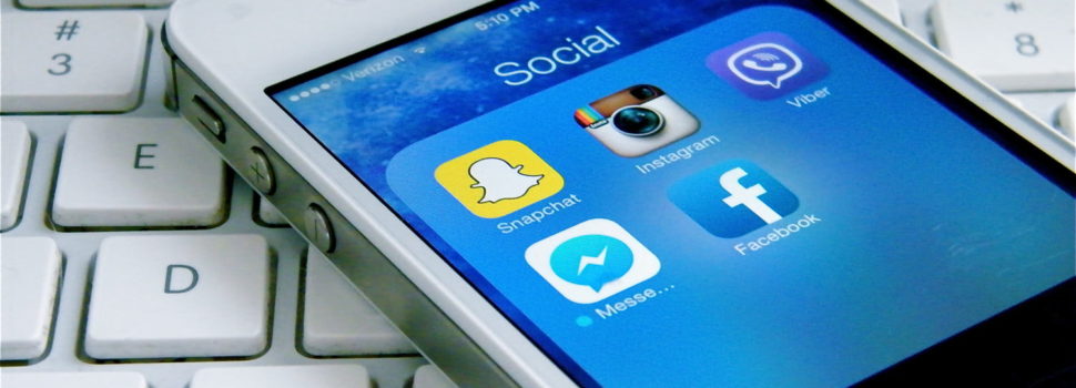 Cientos de cuentas fraudulentas de Facebook y Twitter fueron eliminadas