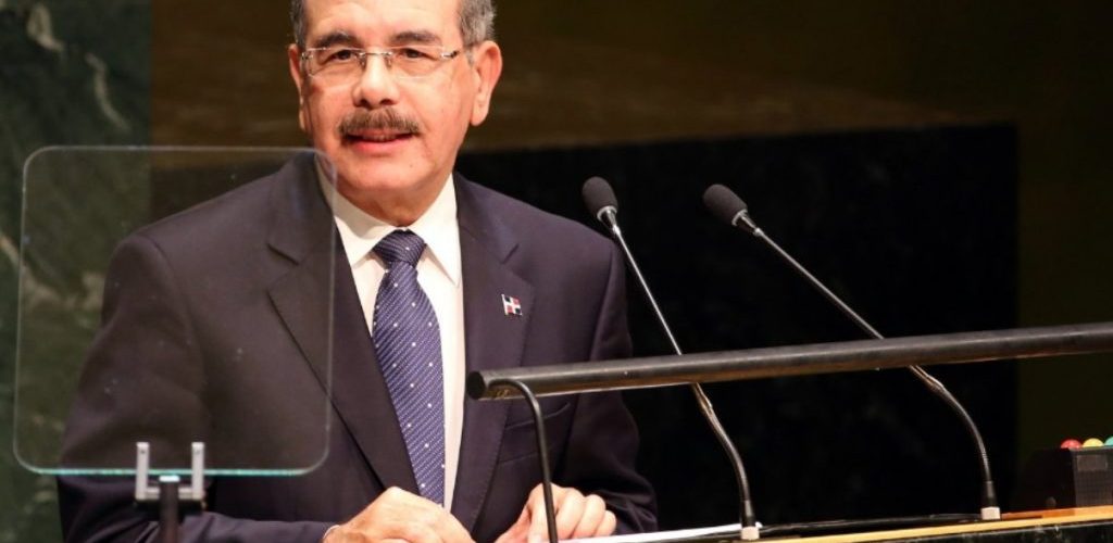 Presidente Medina adelanta regreso a RD tras protestas de dominicanos en New York