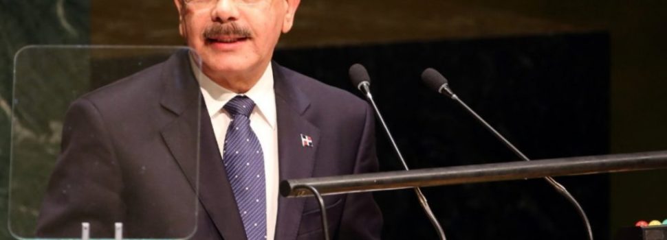 Presidente Medina adelanta regreso a RD tras protestas de dominicanos en New York