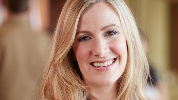 Rachael Bland, la presentadora de la BBC que anunció que le quedan unos días de vida tras narrar en un podcast su lucha contra el cáncer de seno
