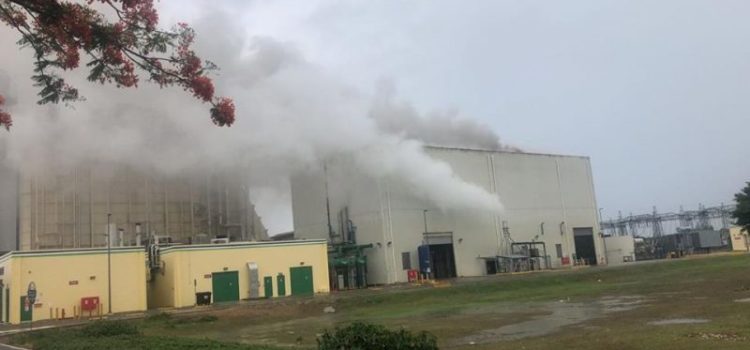 APD advierte Gobierno impulsará aumento precios combustible para cubrir el déficit eléctrico