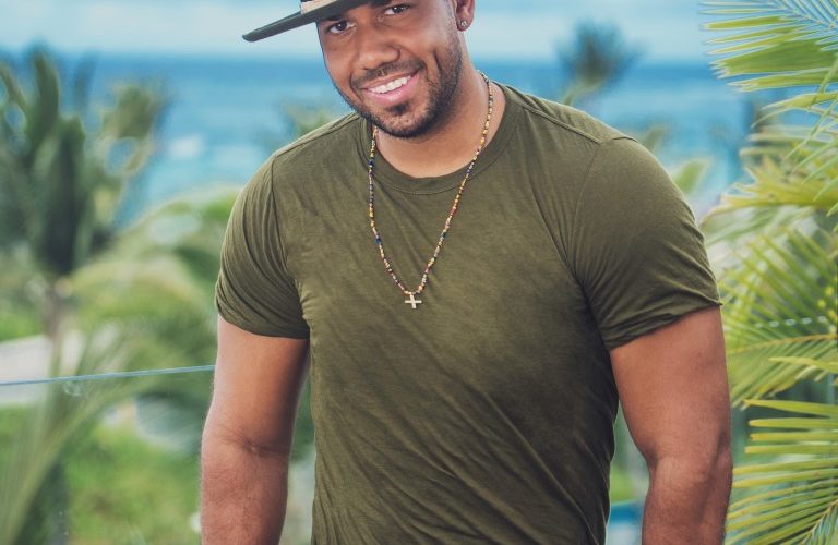 Romeo Santos confiesa por qué no ha grabado con otros bachateros. Lo habían cuestionado no es muy dado a la colaboración con algunos colegas.Ver vídeo.