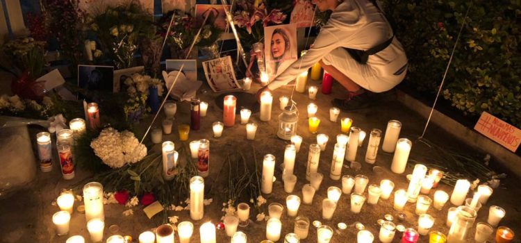 Realizan encendido de velas familiares y allegados de Andreea