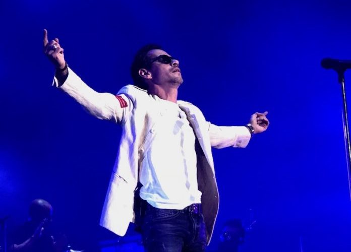 Marc Anthony sí sabe encantar. Un artista con licencia para actuar, cantar, bailar, dramatizar .