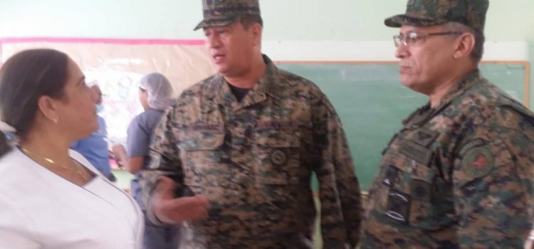 ERD realiza operativo médico en escuela sector Villa Verde SDO