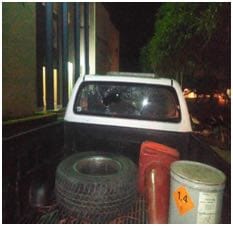 Policía es recibida a pedradas en protestas por apagones en Montecristi