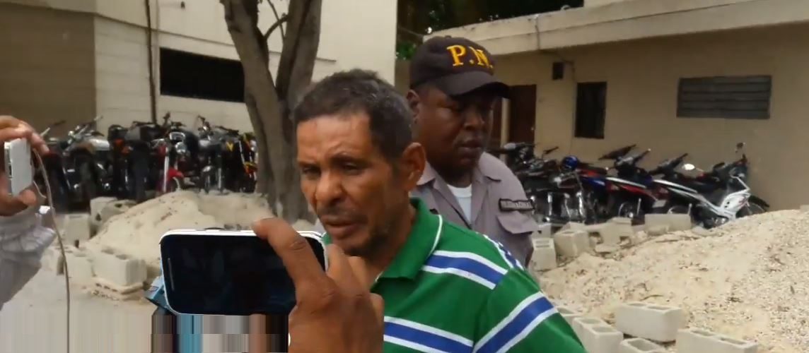 Hombre acusado de violar a su madre que luego murió rompe el silencio y mira lo que dice ahora…
