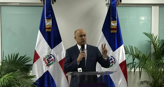 Domínguez Brito critica RD emita 120 mil visas anuales para haitianos