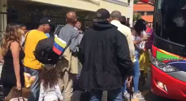 Cerca de 80 venezolanos son repatriados desde Dominicana en vuelo financiado por el gobierno