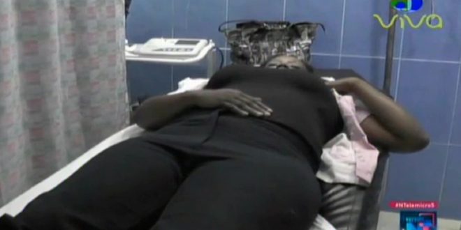 Estudiante le dice a Profesora “Haga lo que usted quiera”, luego la agredió y mira como la dejó…