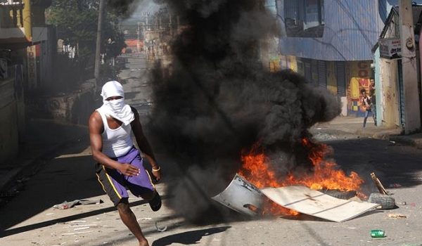 Paro en el Cibao dejó 3 heridos, 48 detenidos y saqueos de negocios