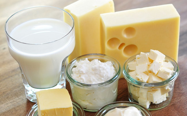 El doctor Neal Barnard desmiente que la leche fortalezca los huesos