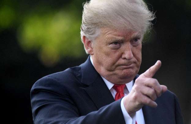 Trump pide a sus detractores que se calmen en un mensaje de Año Nuevo