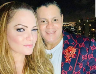 Sammy Sosa logra blanquear totalmete su piel, muestra fotos de fin de año junto a esposa