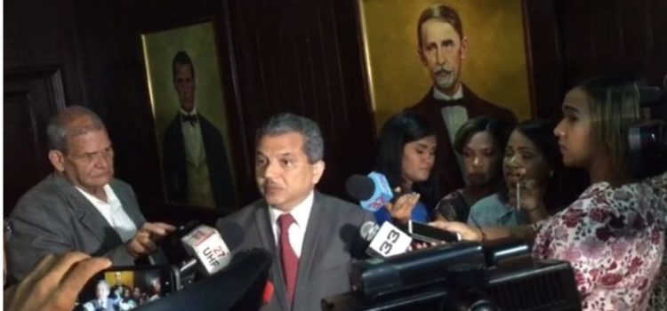 Diputado Fidel Santana revela ofertan 70 millones para comprar votos a favor de reforma