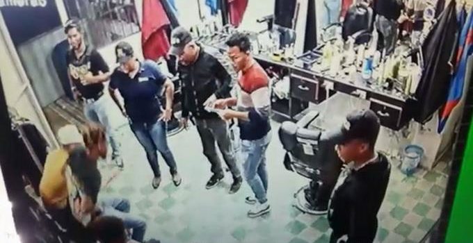 POR SEGUNDA VEZ: Interrogan a dos propietarios y un empleado de la barbería de Villa Vásquez
