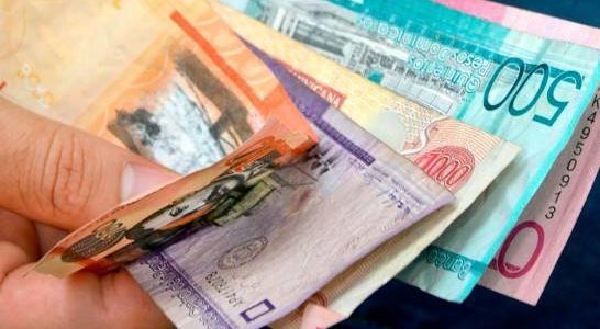 Comerciantes pagan aumento del salario mínimo, pero a su manera