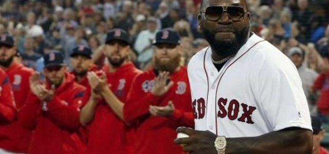 David Ortiz volvió a Boston e hizo el 1er lanzamiento