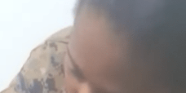 Llorando, habla la oficial del video viral
